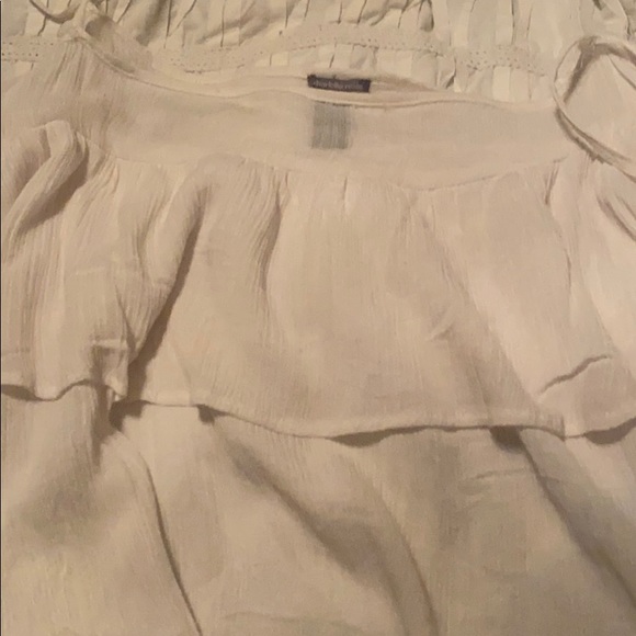 White blouse - Picture 2 of 2